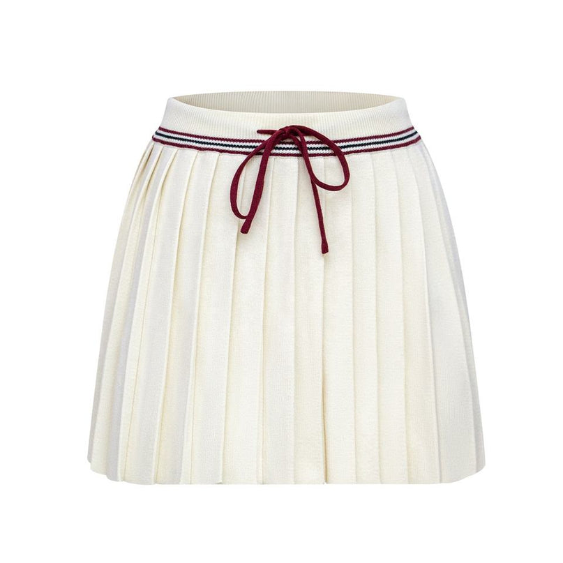 White knit 2-piece lounge set sleeveless top and knee-length shorts for women