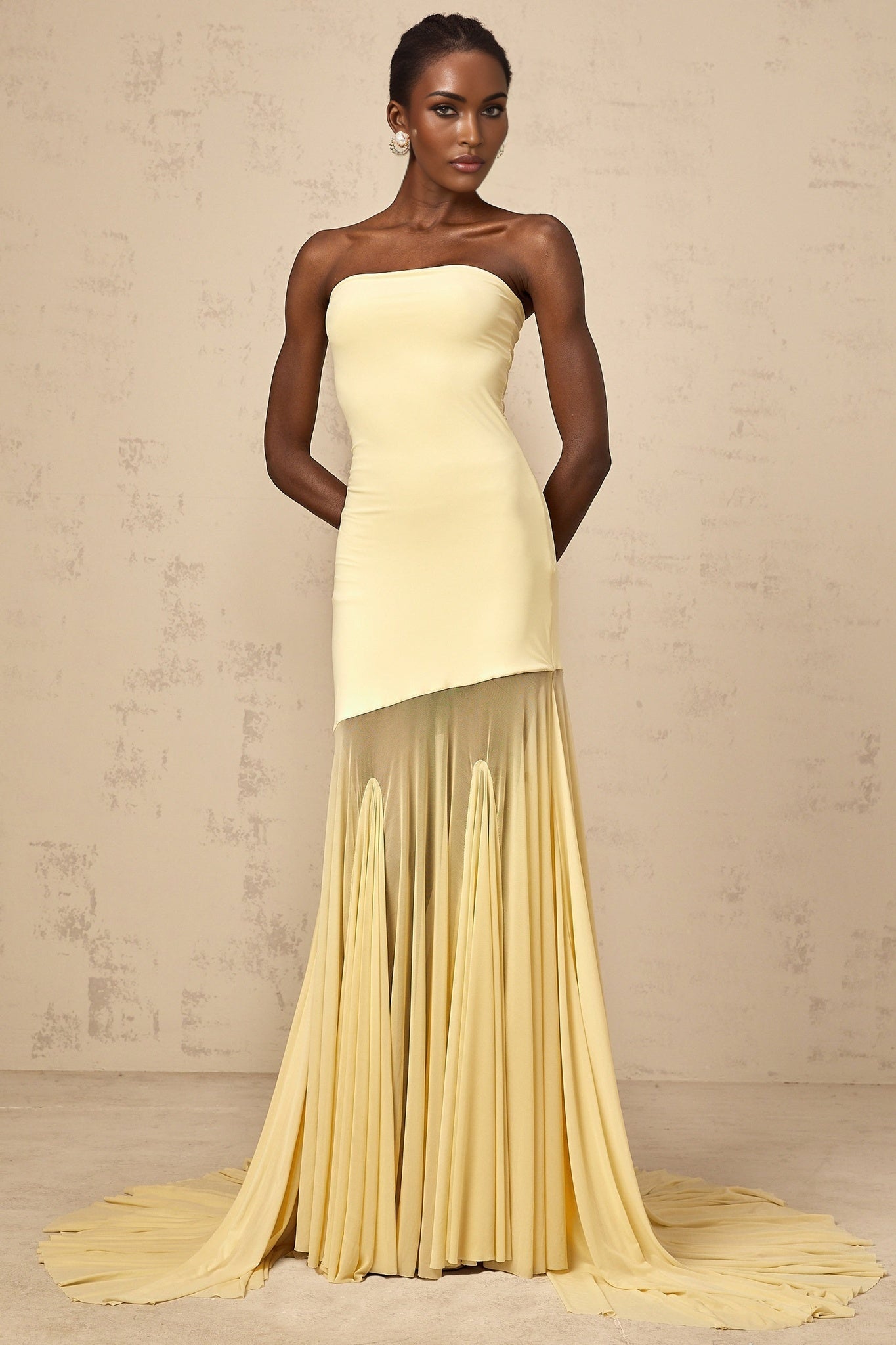 Yellow off the shoulder tulle pleated maxi dress